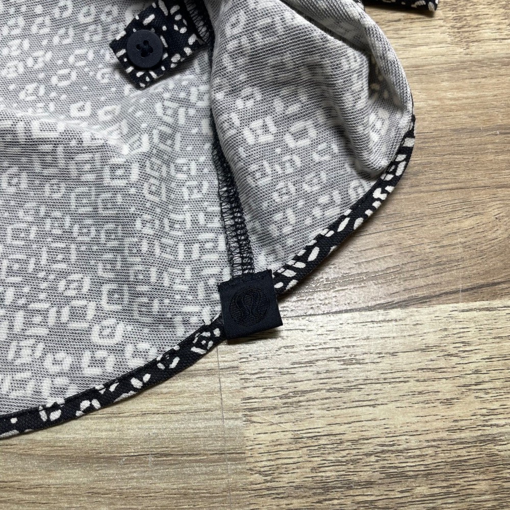 Lululemon Mens Black White Geometric Mosaic Short Sleeve Button Down Shirt XL - Picture 4 of 6